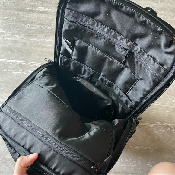 lululemon athletica Bags Lululemon Para Backpack 23l Black Poshmark